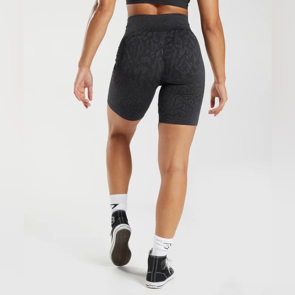 Gymshark Seamless Shorts - Picture 2 of 8